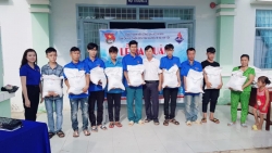 Nam yên vận động trao tặng 11 xuất gạo cho ĐVTN nghèo nhân buổi lễ ra quân Chiến dịch Thanh niên tình nguyện Hè năn 2020