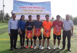 Xã Đoàn Tây Yên tổ chức giao lưu bóng đá chào mừng ngày thành lập Hội LHTN Việt Nam.