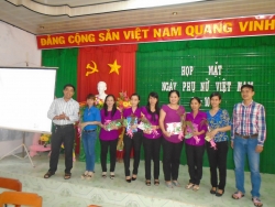 Họp mặt ngày Phụ Nữ Việt Nam 20-10