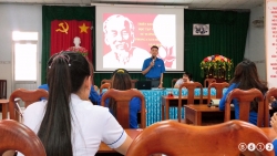 đồng chí Huỳnh Lê Diễm Phúc – Đảng ủy viên, Bí thư Chi đoàn đã  Triển khai chuyên đề học tập và làm theo tư tưởng đạo đức, phong cách Hồ Chí Minh  dành cho cán bộ đoàn và đoàn viên năm 2020.