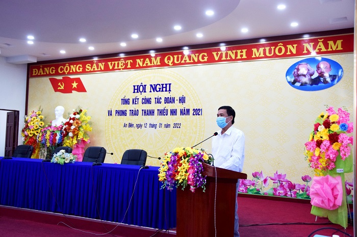 Nguyễn Văn Vẹn - Uỷ viên Ban Thường vụ, Trưởng Ban Dân vận, Chủ tịch UB.MTTQ Việt Nam huyện phát biểu chỉ đạo hội nghị